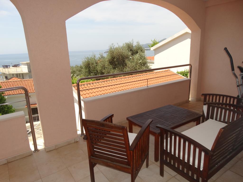 Apartmani Nica Sveti Stefan Rum bild